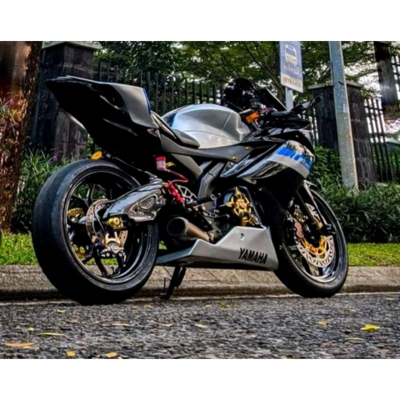 Jual hL depan dan body belakang model r6 new pnp ke r15v2 | Shopee ...