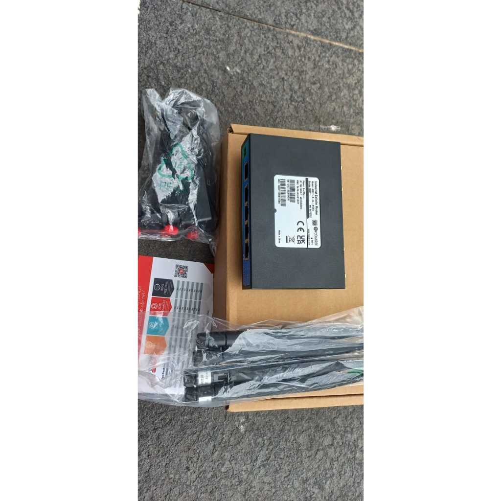 Jual Modem Robustel R2011-4L 4G Router with 5 ports Ethernet | Shopee ...