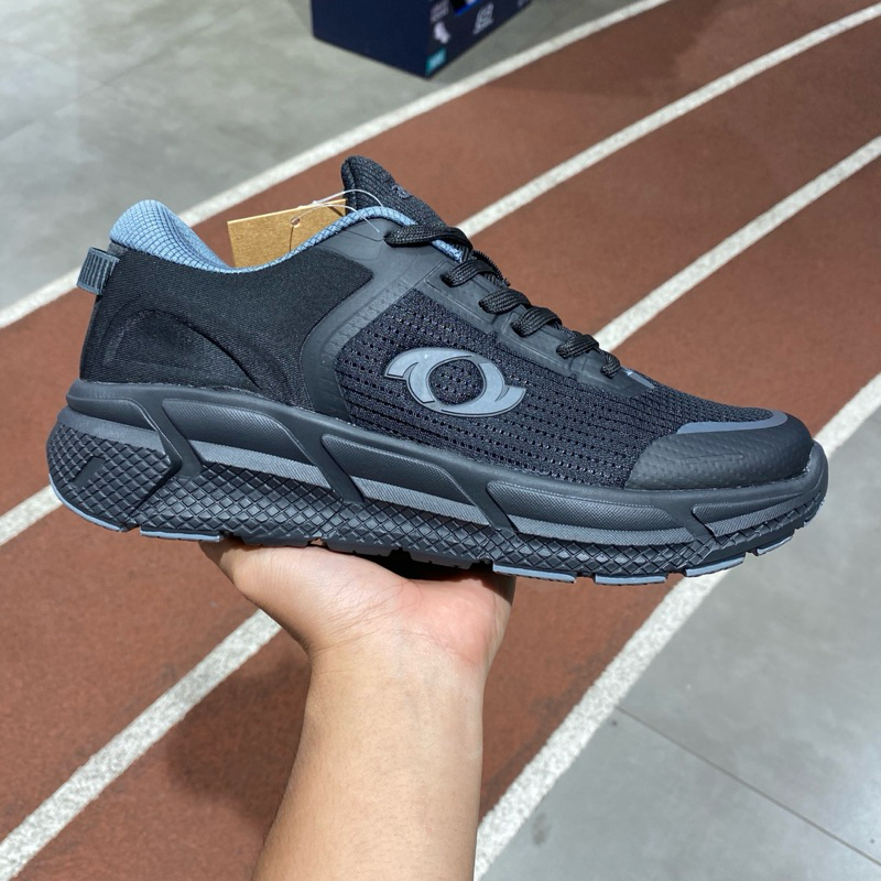 Jual (size 44) 𝐒𝐄𝐏𝐀𝐓𝐔 𝐇𝐈𝐓𝐀𝐌 𝐀𝐒𝐓𝐄𝐂 𝐈𝐍𝐕𝐄𝐑𝐍𝐄𝐒𝐒 - 𝐁𝐋𝐀𝐂𝐊 | Shopee Indonesia