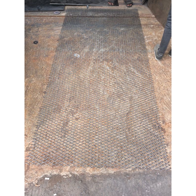 Jual Expanded metal mesh f 3035 ukuran custom, kawat ram plat besi ...