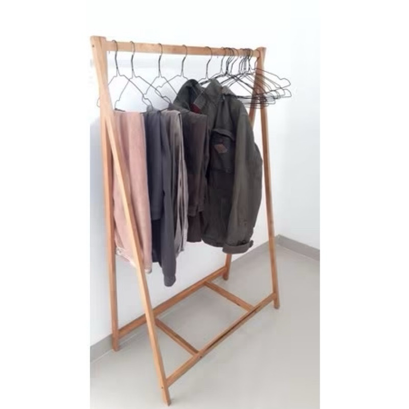 Jual GANTUNGAN BAJU KAYU MODEL RAK SIMPEL | Shopee Indonesia