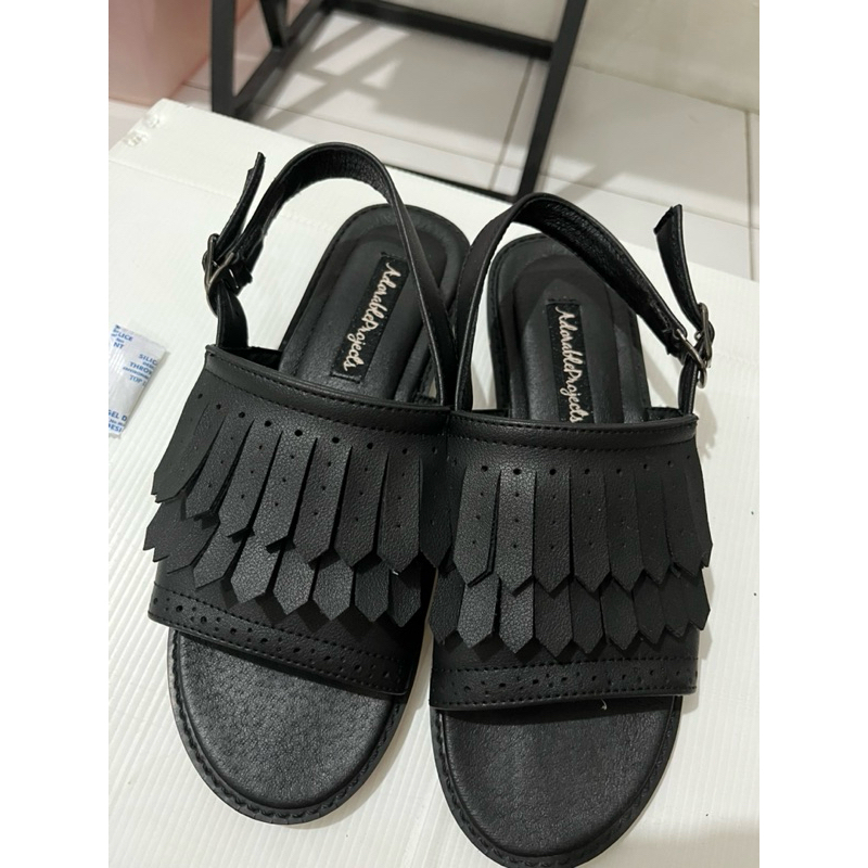 Jual Preloved Adorable Project Sandals Kenip (Ventury Black) | Shopee ...