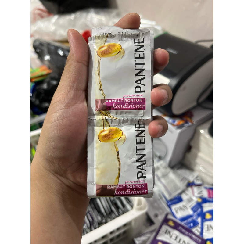 Jual Pantene Kondisioner Renceng - Netto 5 ml x 12 bks | Shopee Indonesia