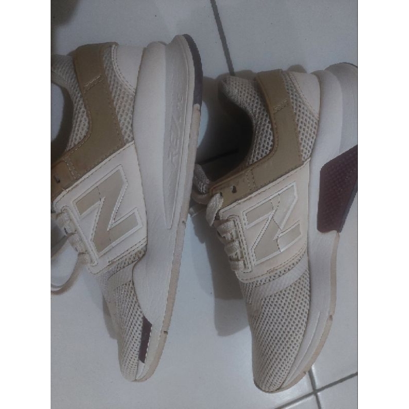 Jual sneaker sepatu running second bagus NETT | Shopee Indonesia