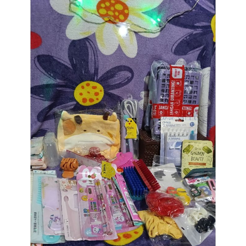 Jual 2 premium 5 barang random + admin | Shopee Indonesia