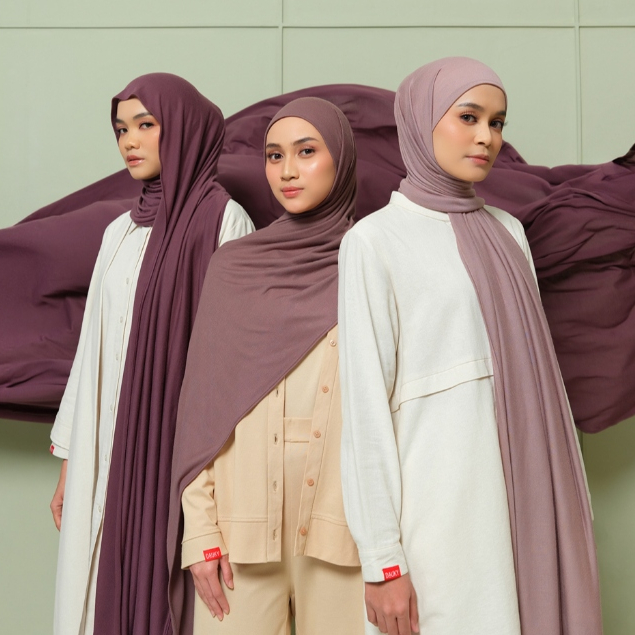 Auto-Glowing! 10 Rekomendasi Hijab yang Bikin OOTD Kamu Naik Kelas dalam Sekejap.