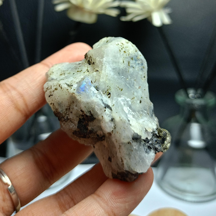 Jual Natural White Moonstone Rough (14) | Shopee Indonesia