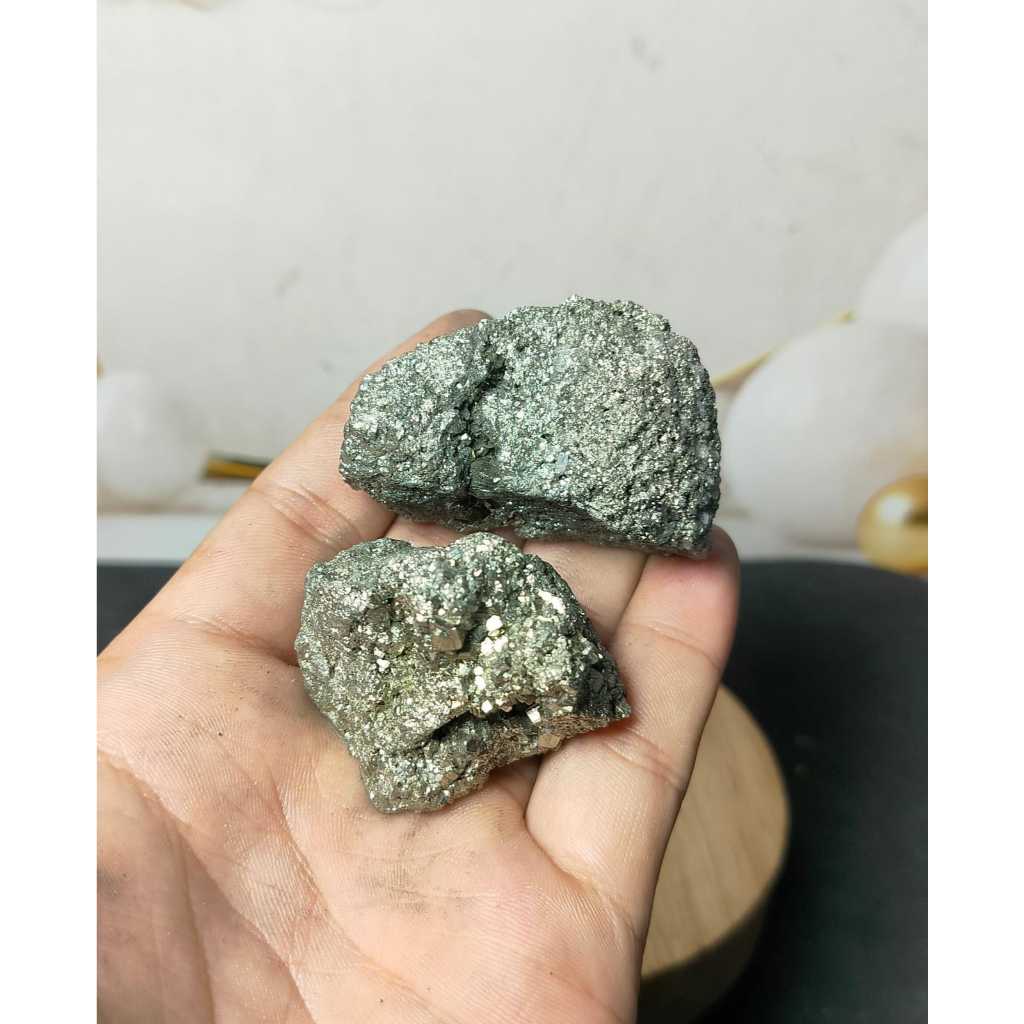 Jual Batu Natural Pyrite Rough Stone Paket Peru (2) | Shopee Indonesia