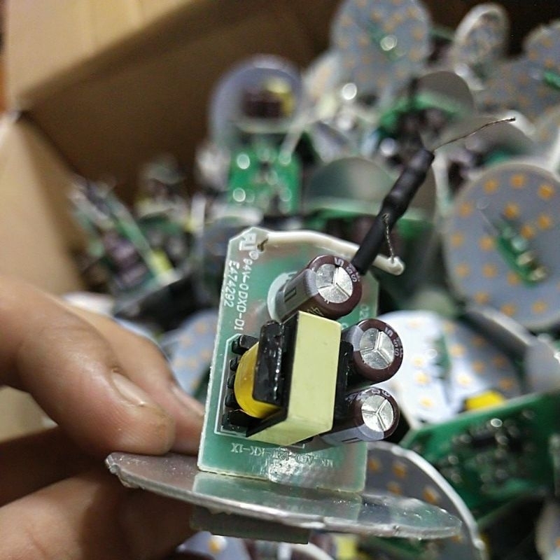 Jual PCB led + driver warna kuning 9-12 wat cabutan | Shopee Indonesia