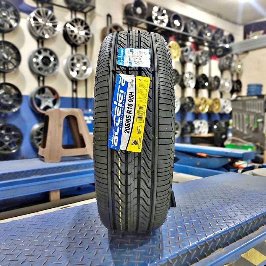 Jual ban mobil standart innova reborn ring 16 205/65 R16 accelera ...