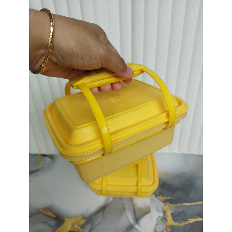 Jual rantang kecil kuning dengan tali 700ml tupperware second preloved ...