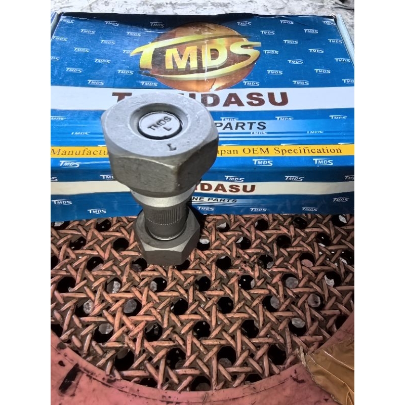 Jual Baut roda depan kiri/LH Isuzu Elf NKR66 | Shopee Indonesia