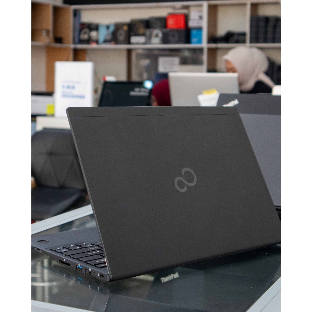 Jual Laptop Fujitsu U939 Core i7 Gen 8 Ram 16 GB SSD 1 TB Layar 13