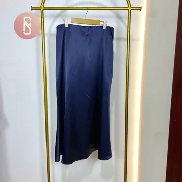 Neema Myshawl Rok Satin Rok Jumbo Big Size Bahan Silk Lembut Model Panjang Wanita Bawahan Maxi