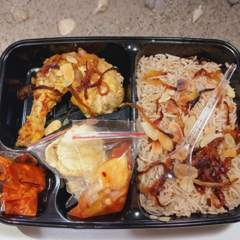 Jual Nasi Kebuli Ayam Paket Nasi Box Catering Syukuran | Shopee Indonesia