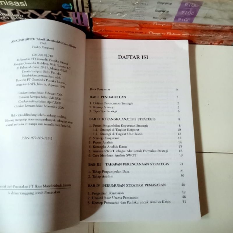 Jual ANALISIS SWOT TEKNIK MEMBEDAH KASUS BISNIS Freddy Rangkuti ...