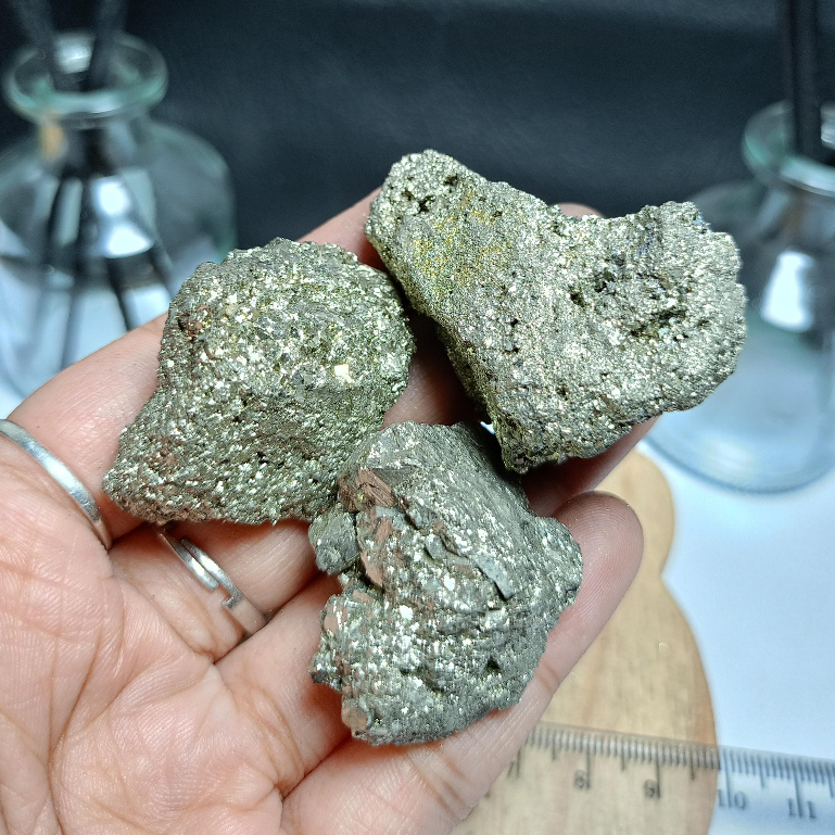 Jual Batu Natural Pyrite Rough Stone Paket Peru (5) | Shopee Indonesia