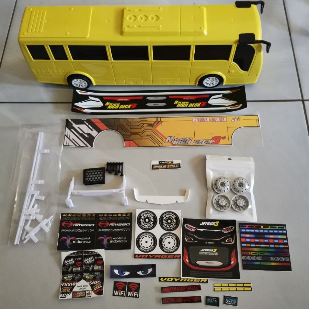Jual Bus Kuning Rkc miniatur kumplit tinggal pasang | Shopee Indonesia