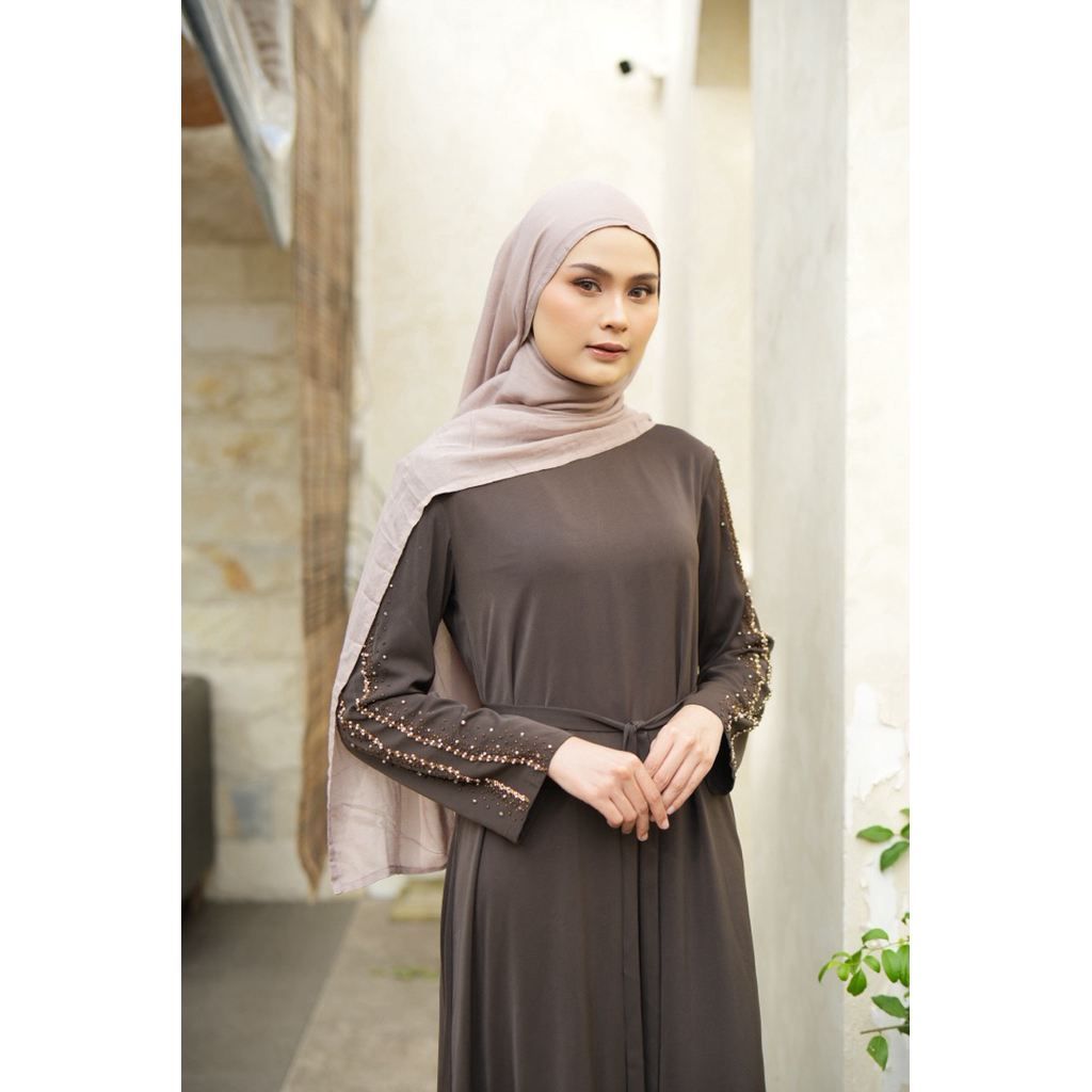 Jual MREEN - Reem Dress / Marbella Silk (Dark Cocoa) | Shopee Indonesia