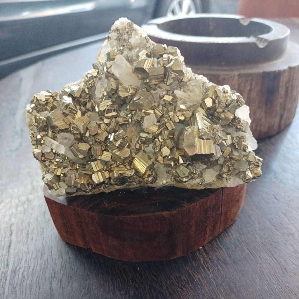 Jual Batu Pyrite / Batu pirit / Badar Emas | Shopee Indonesia