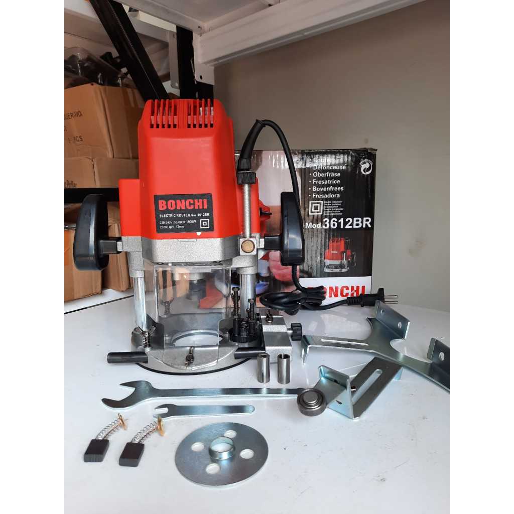 Jual MESIN PROFIL KAYU / ELECTRIC ROUTER maktec Mesin Router 12mm Besar ...