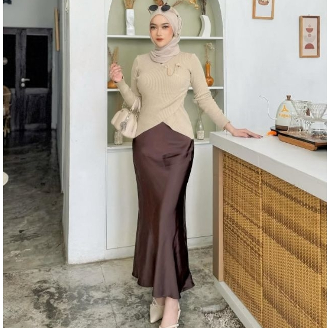 Jual Satin Long Skirt - Rok Satin Panjang - S sampai 3XL | Shopee Indonesia