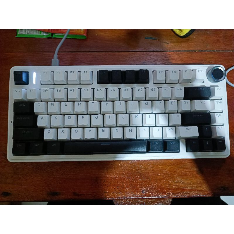 Jual SHADOW X AULA - ZEUS75 - 75% Second | Shopee Indonesia