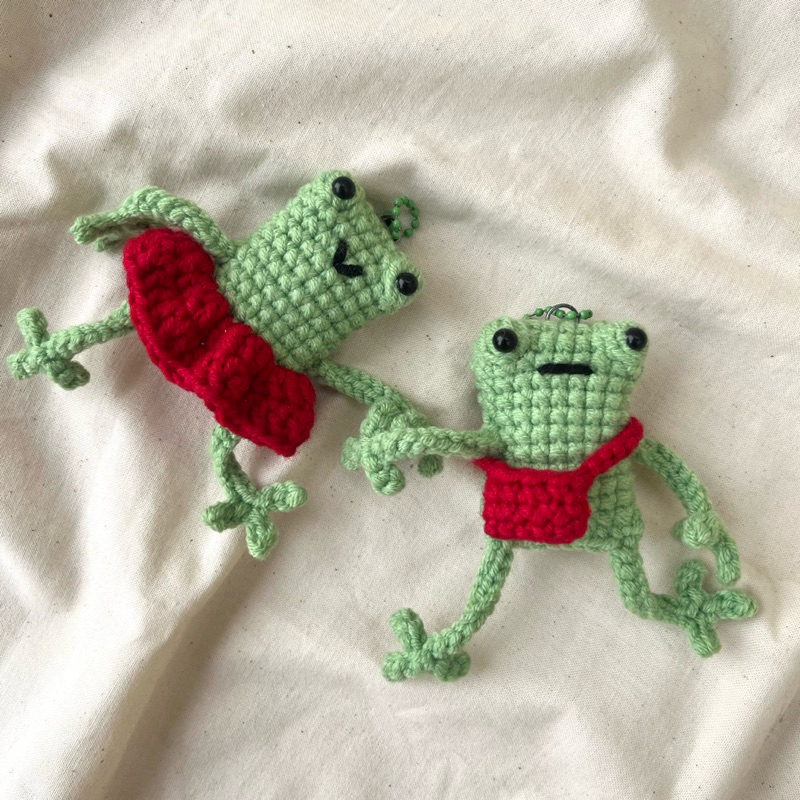 Jual Gantungan kunci rajut leggy frog | Gantungan kunci kodok | Frog ...