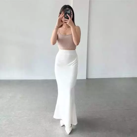 Gambar 3 Rok Mermaid Maxi Wanita Belle Flare Premium