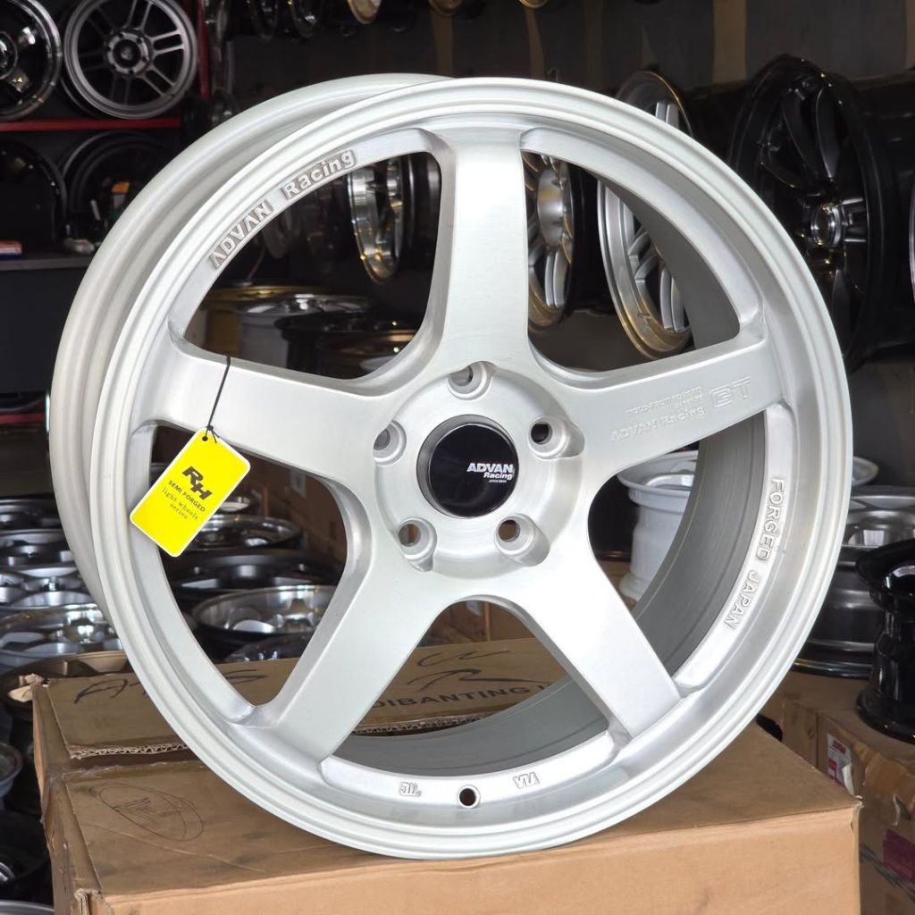 Jual velg racing mobil r18 ADVAN GT LEBAR 8 ET 40 velg mobil ring 18 ...