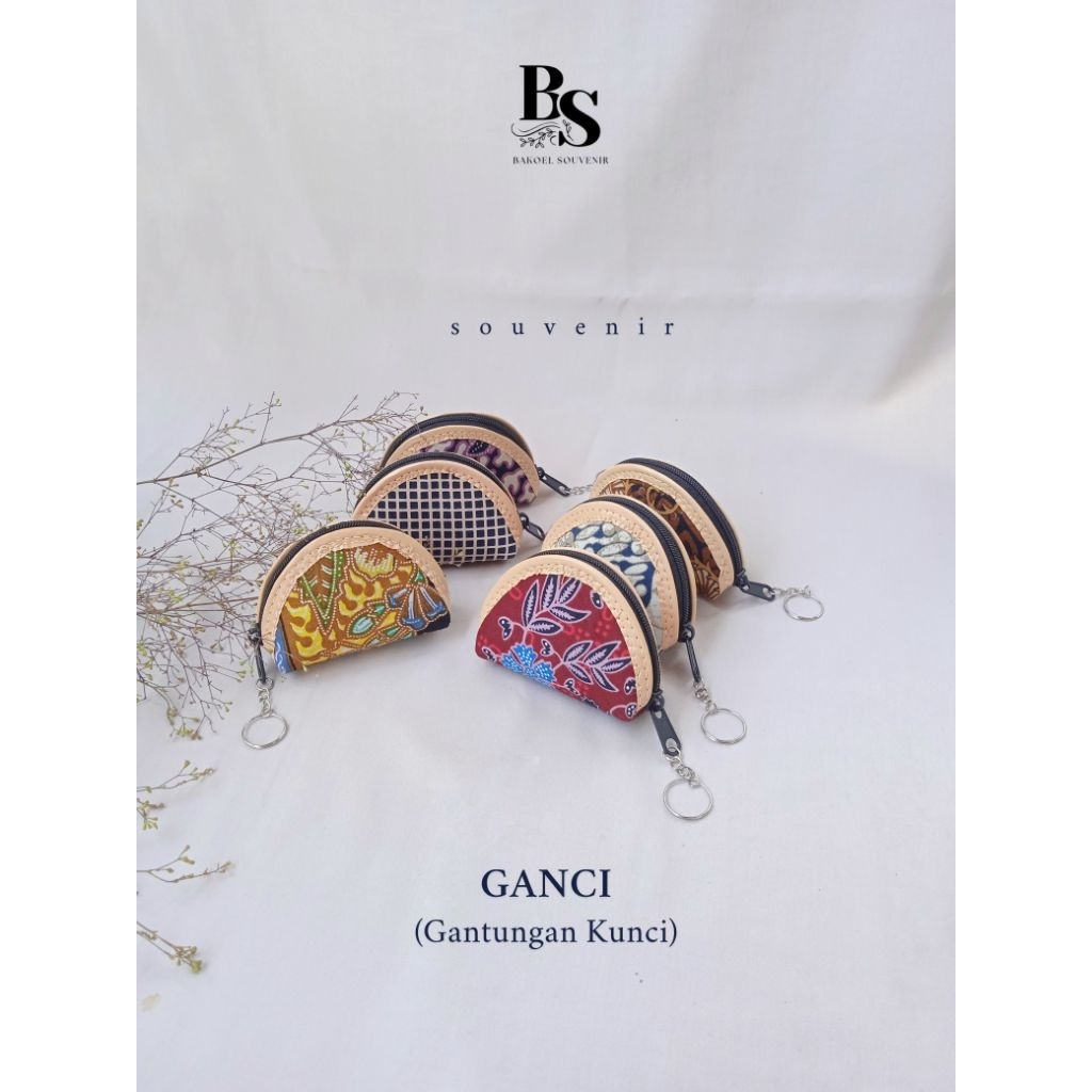 SOUVENIR GANTUNGAN KUCI OVAL BATIK KOIN