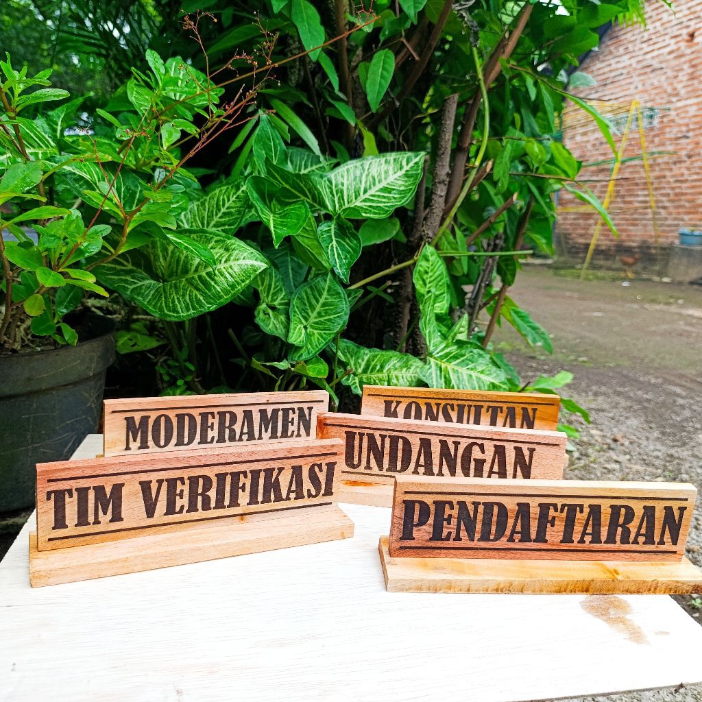 Jual Papan Nama Meja Custom Kayu Laser Grafir | Name Tag Meja Kantor ...