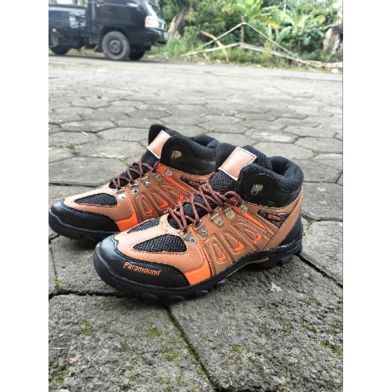 Jual Sepatu Gunung Pria Hiking Outdoor Anti Slip Sepatu Tracking Pria ...