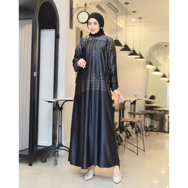 Tampilan keseluruhan gamis Armani Silk Premium motif