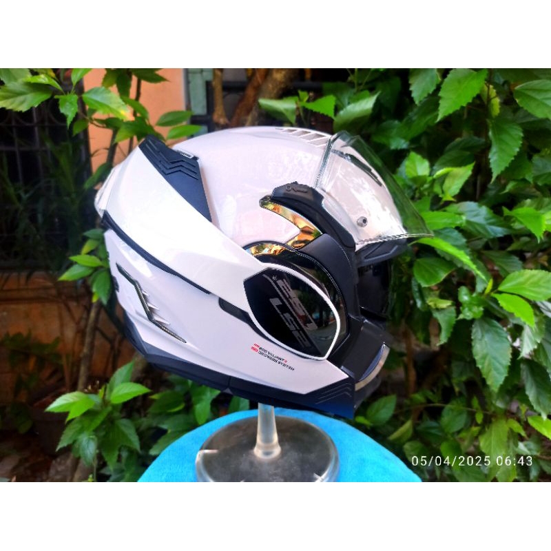 Jual Helm Half / Fullface Modular Flip Up LS2 FF900 Valliant 2 White ...