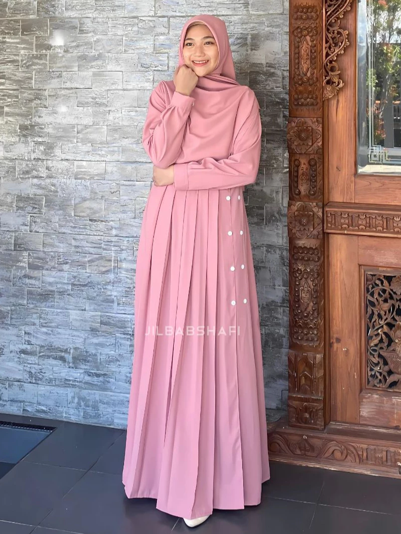 Detail desain Gamis Ar Rayyan syari kancing