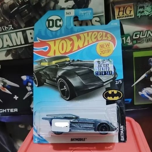 Batmobile Batman 3/5 Hot Wheels 2023 Lote E - HKG99 | Shopee Brasil