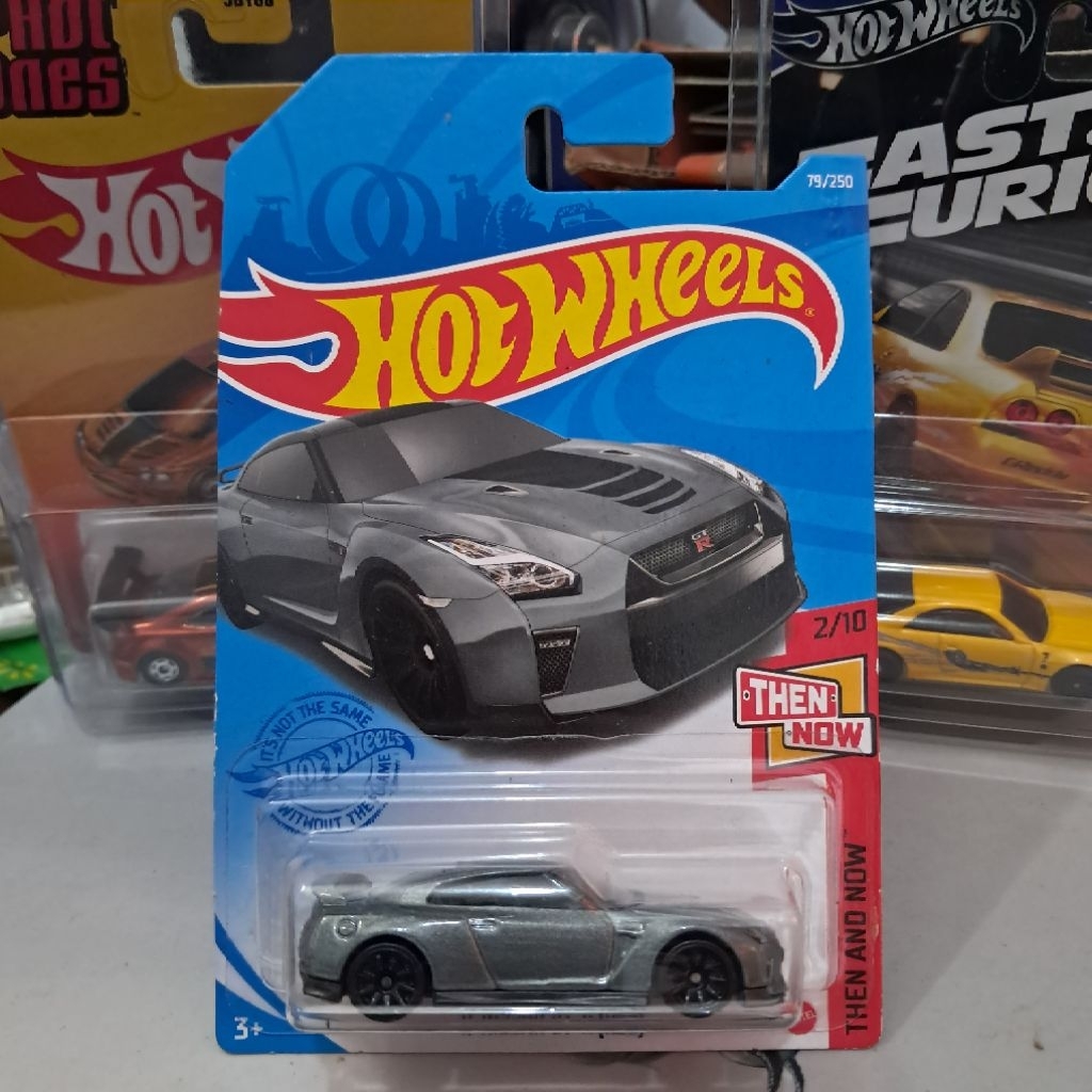 Jual Hotwheels 17 Nissan GT-R r35 then now- Hot wheels 17 Nissan GTR ...