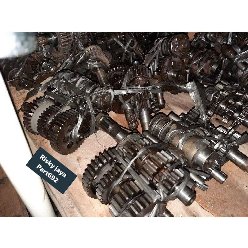 Jual GEAR RASIO TRANSMISI SUZUKI SMASH 110 1SET ORIGINAL | Shopee Indonesia