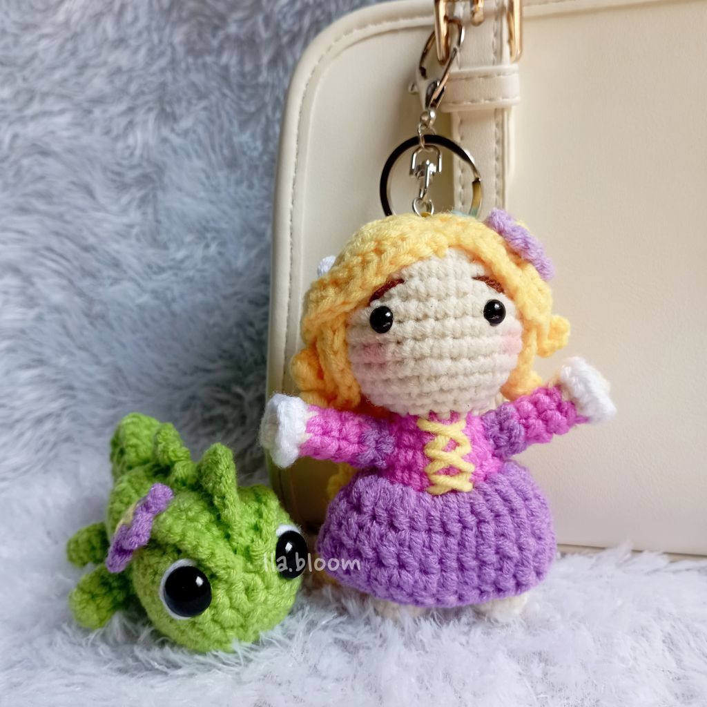 Jual Rapunzel amigurumi keychain /gantungan Rapunzel rajut(ready ...