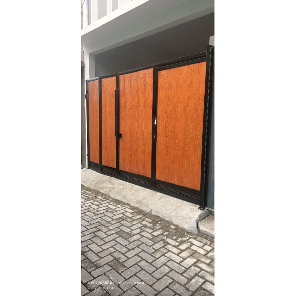 pintu garasi minimalis modern motif lisplanggrc