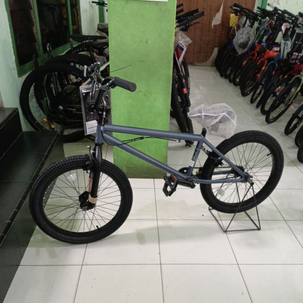 Jual SEPEDA JUNIOR BIKE BMX 20 POLYGON RUDGE 3 ROTOR BARU GARANSI RESMI ...