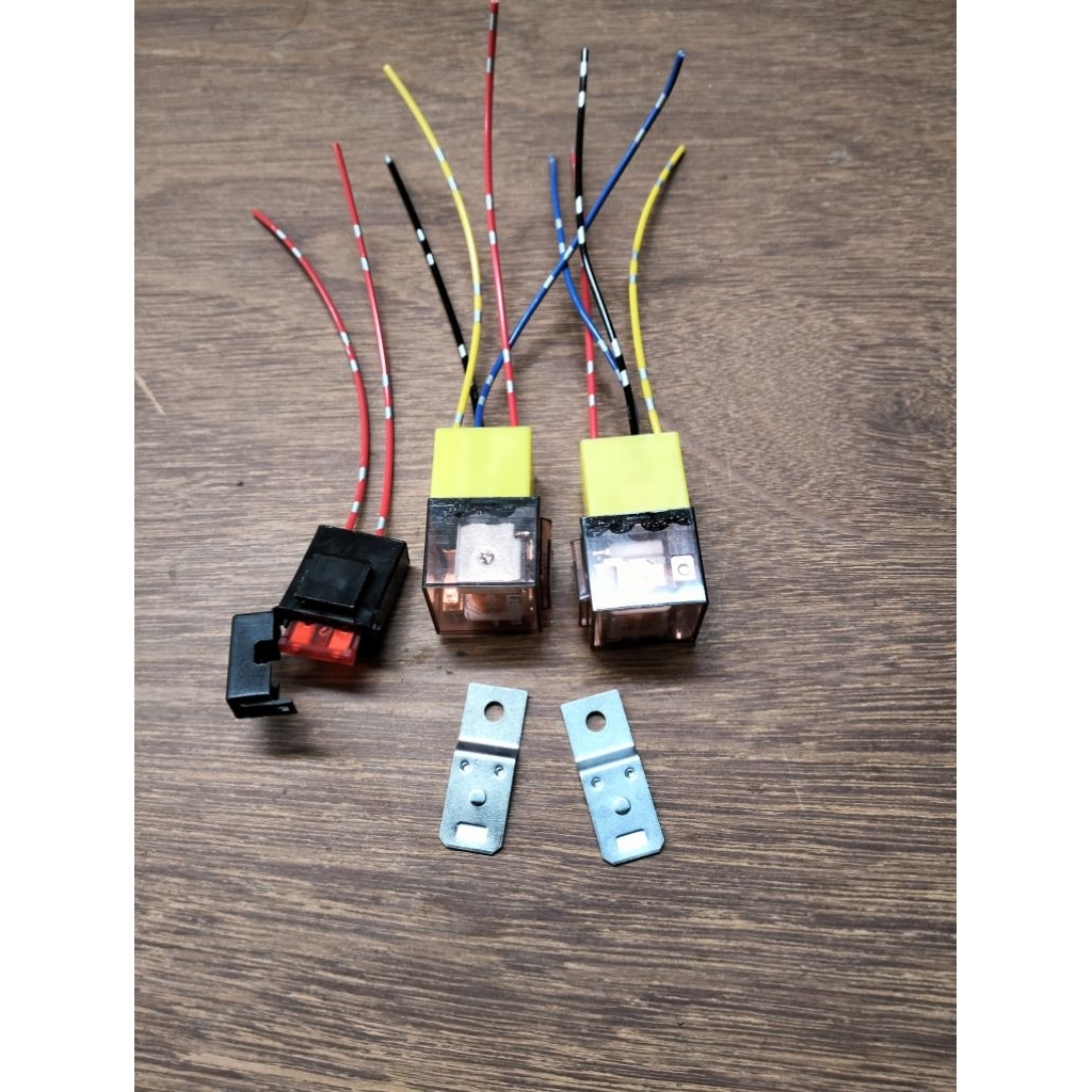 Jual PAKET LENGKAP RELAY TRANSPARAN + SOKET RELAY + RUMAH SEKERING 12V ...