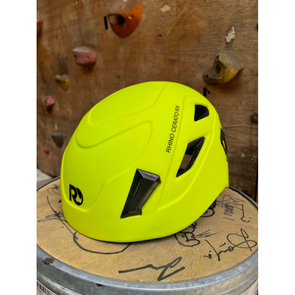 Jual Helm panjat tebing climbing mountaineering lightweight ringan kuat ...