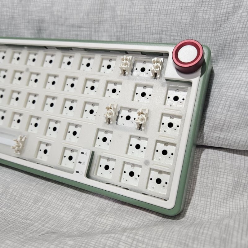 Jual Royal Kludge RK R65 (BARE BONE) Mechanical Keyboard + FREE Brown ...