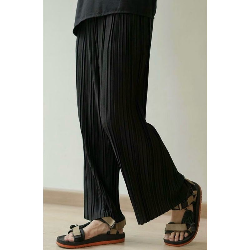 Jual KLOUD studio preloved pleats pants | Shopee Indonesia