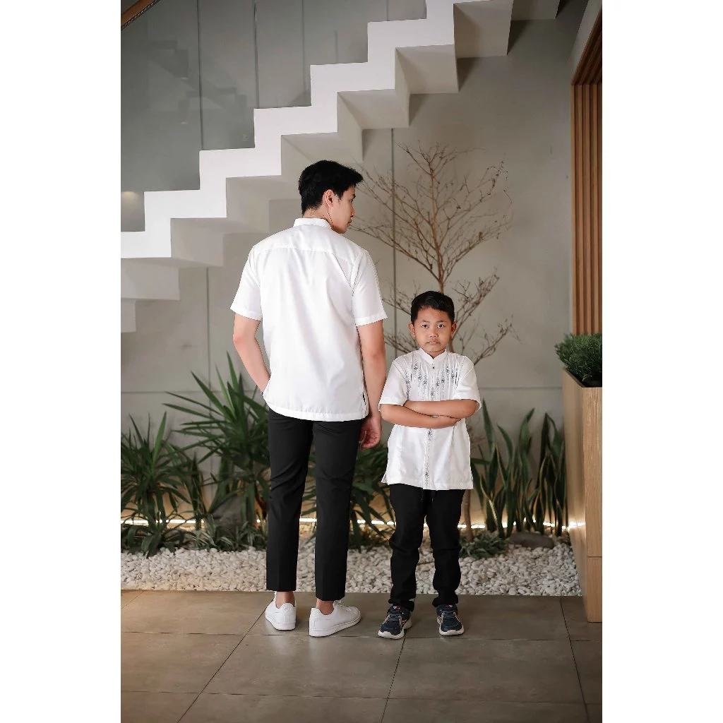 Tekstur kain katun madinah premium pada baju koko muslim