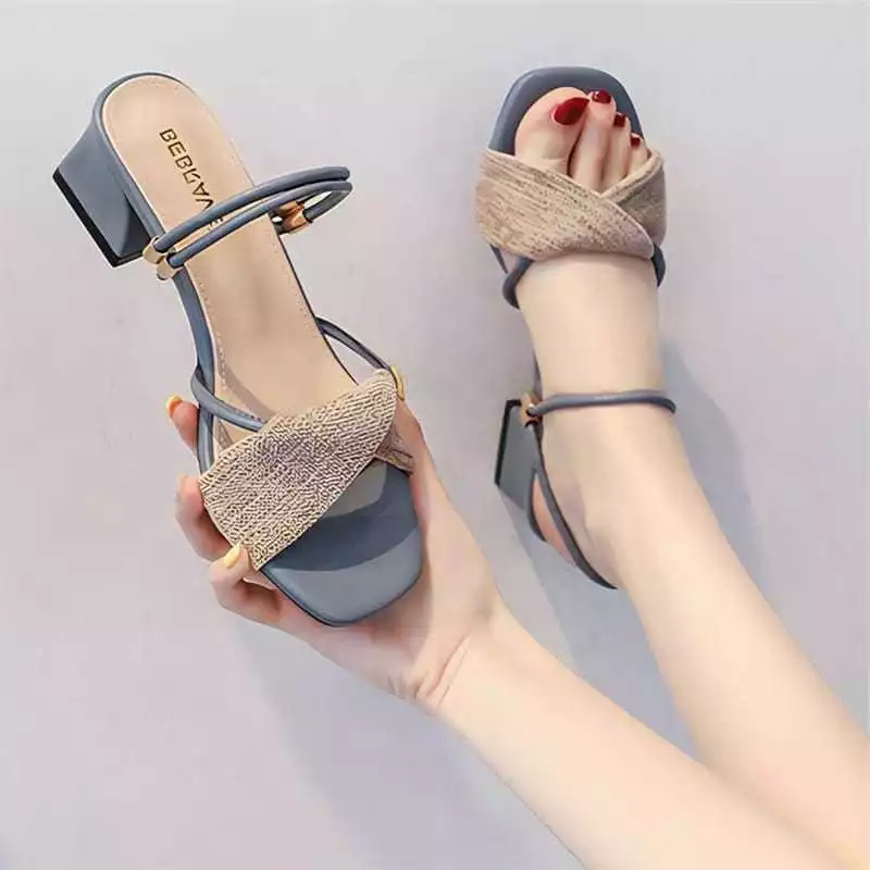 Wedge Heels Warna Abu-abu