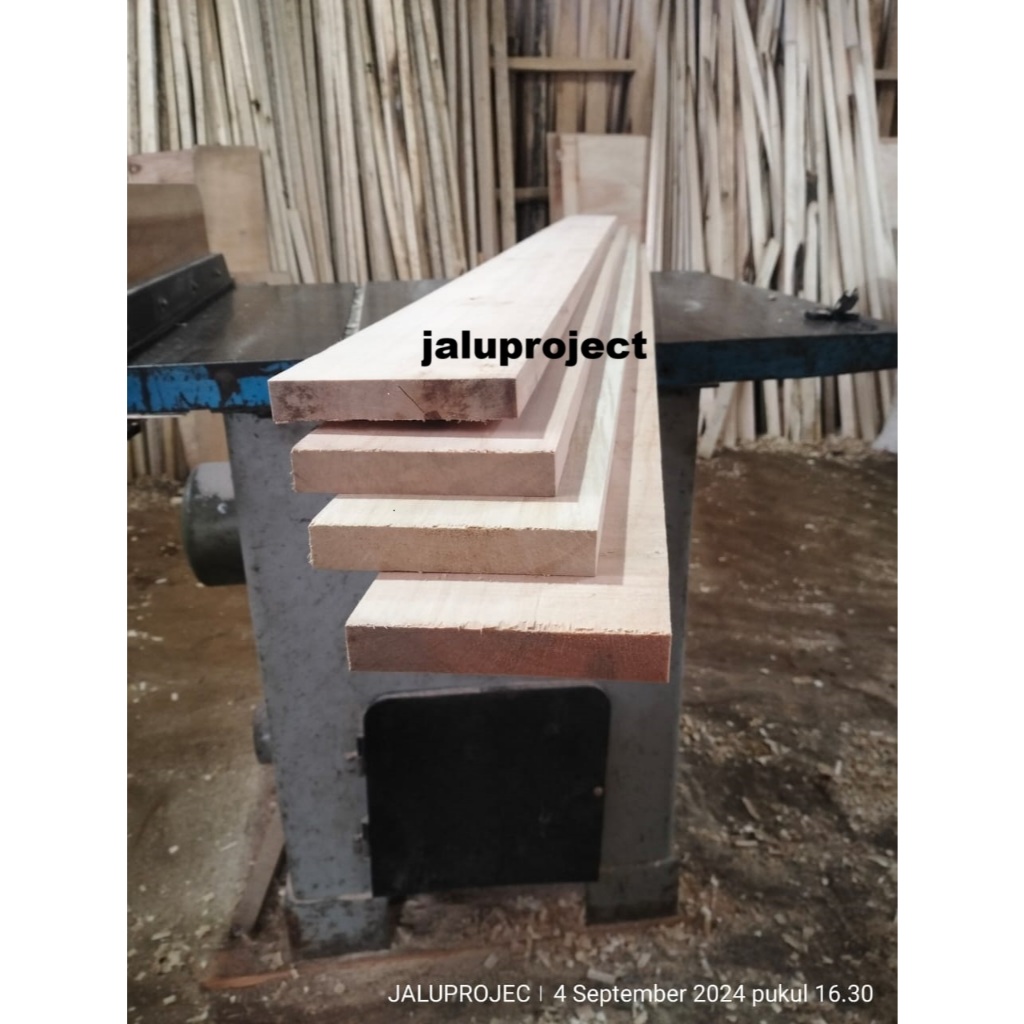 Jual 1 Ikat Isi 12 batang Kayu Reng Tebel 1.5 cm x 6 cm x Panjang 2 ...
