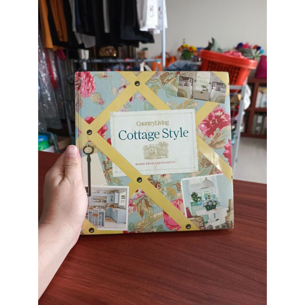 Jual Buku Interior Design Country Living Cottage Style Preloved ...